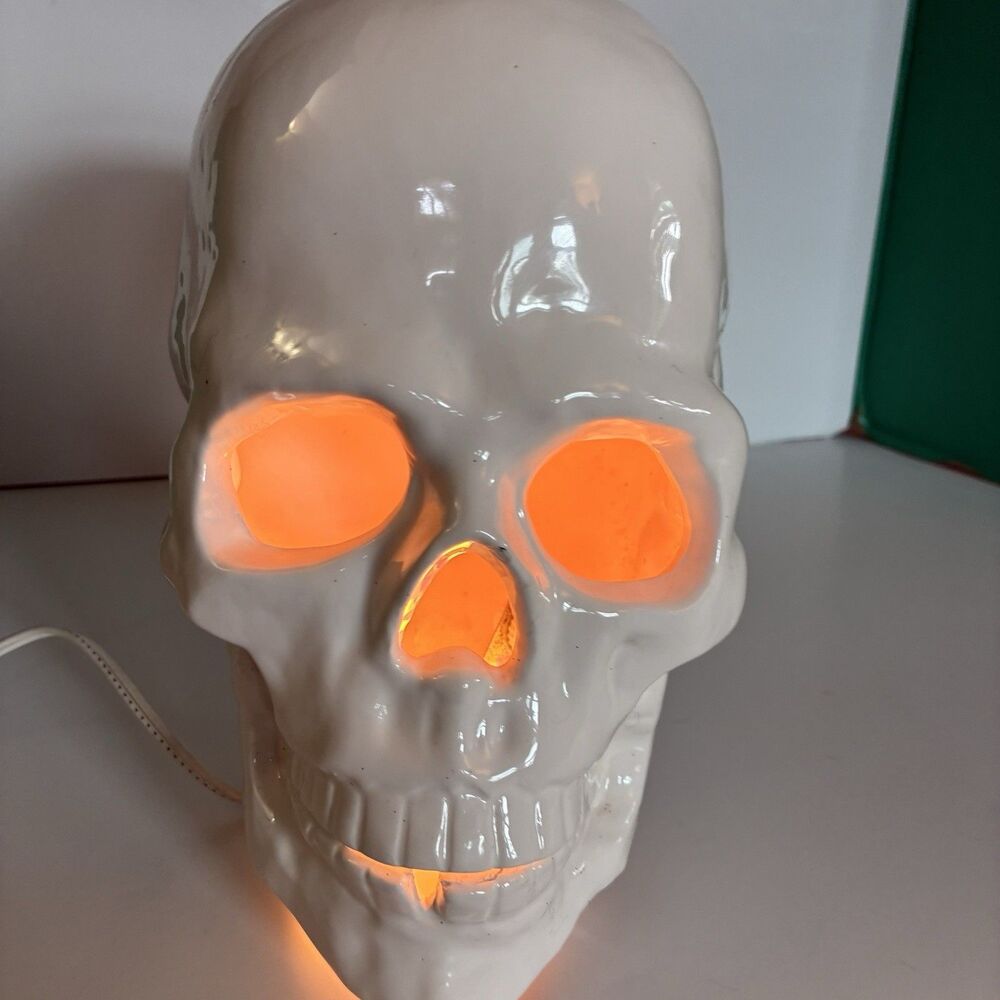 Vintage Halloween Ceramic Skull Skeleton Head Light Lamp